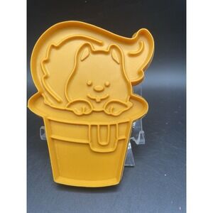 Vintage Hallmark 80's Thanksgiving‎ Fall Squirrel In Pilgrim Hat Cookie Cutter
